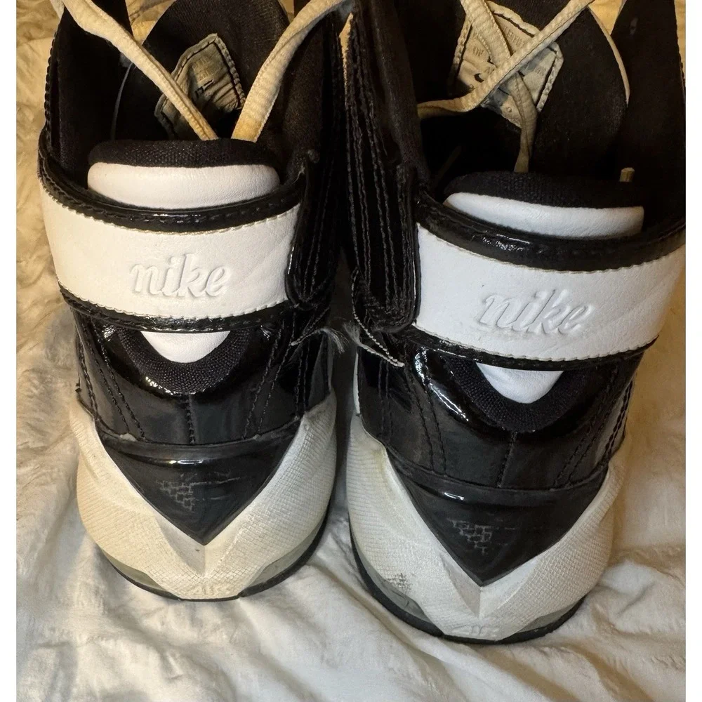 Nike Air Elite 2007 White Black Basketball Shoes Womens 8.5‎ Retro Y2K